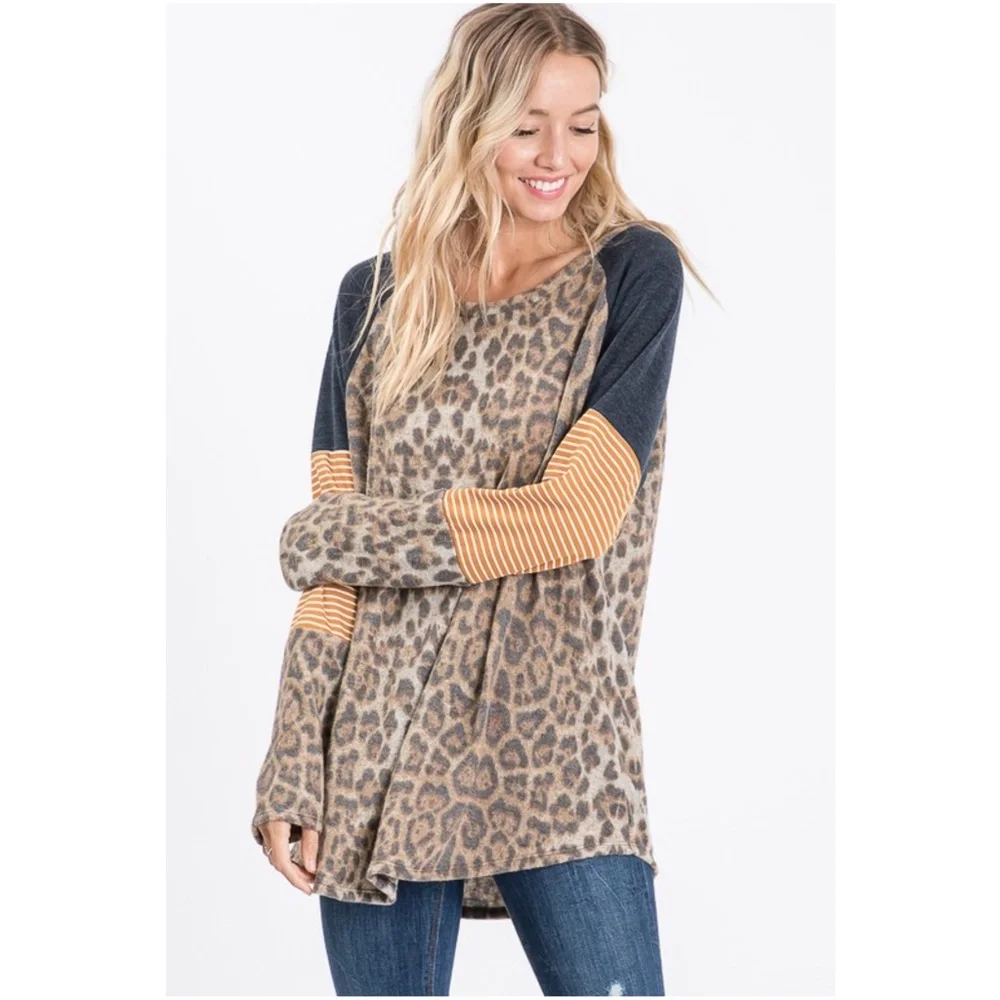 01 Leopard Print Striped Loose Fit Top - Picture 3 of 7